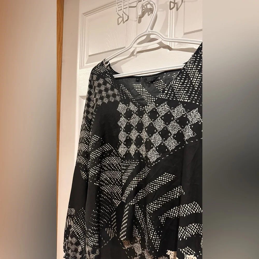 Guess Black and White Patterned Blouse - Picture 3 of 3